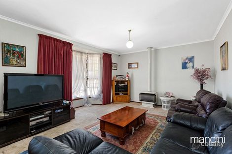 Property photo of 18 Langhorne Street Altona Meadows VIC 3028