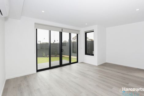 Property photo of 1/1 Kinlora Avenue Epping VIC 3076