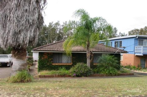 20 Seabreeze Pde, Green Point, NSW 2428