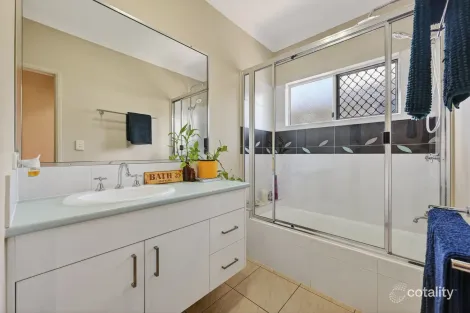 Property photo of 13 Deedes Crescent Bushland Beach QLD 4818