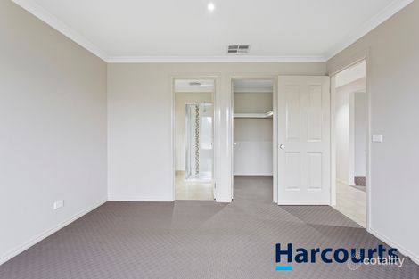 Property photo of 64 Myrtle Crescent Warragul VIC 3820