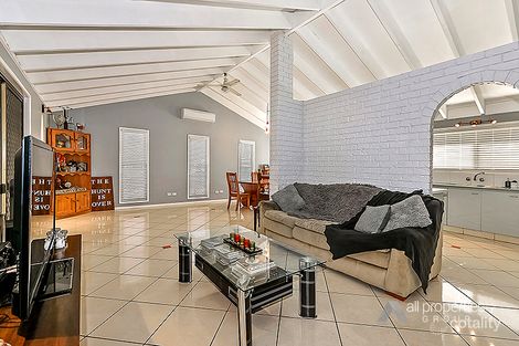Property photo of 14 Flinders Crescent Boronia Heights QLD 4124