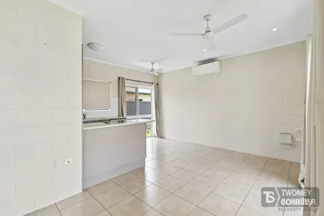Property photo of 2/8 Seary Close Whitfield QLD 4870