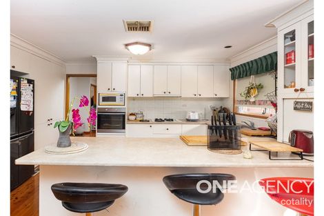 Property photo of 2 Delvin Place Kooringal NSW 2650