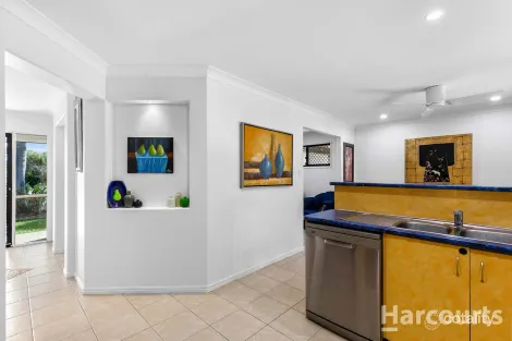 Property photo of 16 Crawford Drive Dundowran QLD 4655