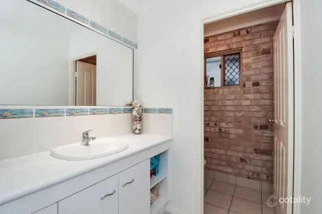 Property photo of 17 Noeme Street Burrum Heads QLD 4659