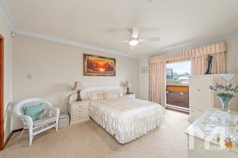 Property photo of 18 Duffield Avenue Beaconsfield WA 6162