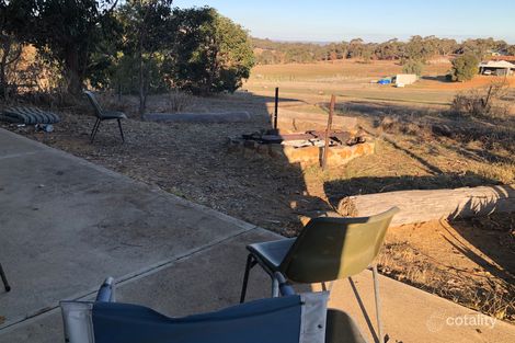 690 Moramockining Rd, Wandering, WA 6308