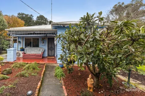 Property photo of 3 Pound Lane Creswick VIC 3363