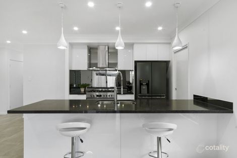 Property photo of 10 Van Dieren Road Pallara QLD 4110