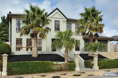 10 Petrel Cl, Hallett Cove, SA 5158