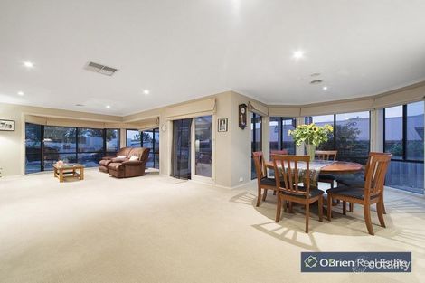Property photo of 16 Homewood Boulevard Hallam VIC 3803