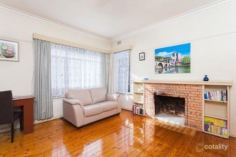 Property photo of 11 Roma Street Bentleigh VIC 3204