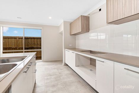 Property photo of 12 Midfield Way Clyde VIC 3978