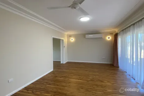 Property photo of 7 Fifth Avenue North Narromine NSW 2821