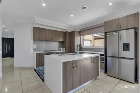 Property photo of 28 Broadway Street Roxburgh Park VIC 3064