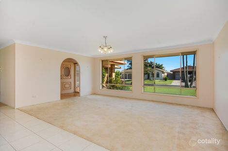 Property photo of 8 Heron Court Yamba NSW 2464