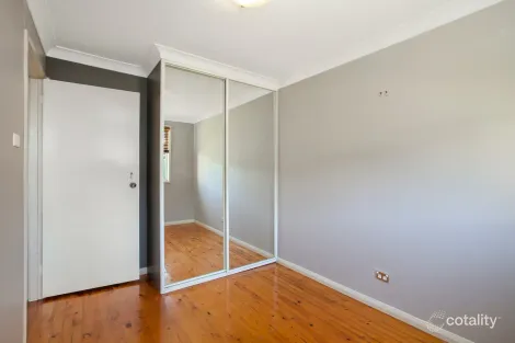 Property photo of 15 Newham Drive Cambridge Gardens NSW 2747