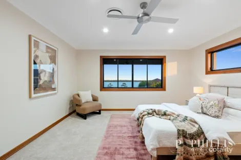 Property photo of 23 King Charles Drive Paradise Point QLD 4216