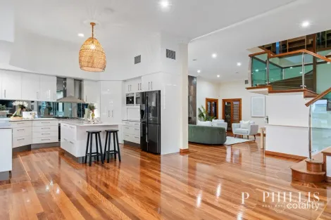 Property photo of 23 King Charles Drive Paradise Point QLD 4216