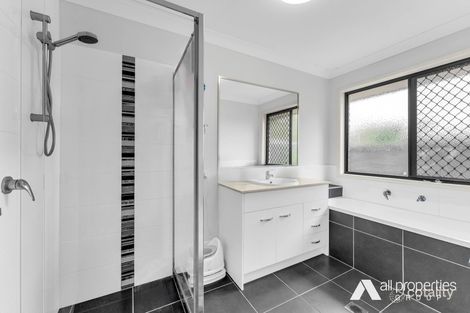 Property photo of 40 Pinehill Street Yarrabilba QLD 4207