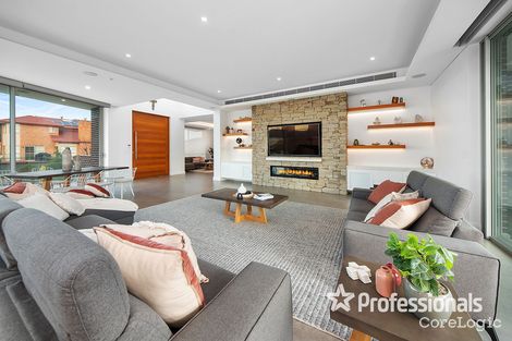 Property photo of 4 Renard Close Illawong NSW 2234