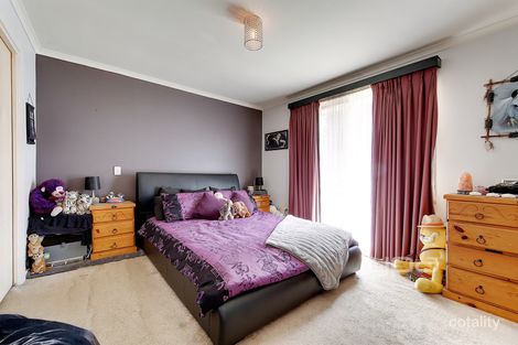 Property photo of 17 Keysborough Street Craigieburn VIC 3064