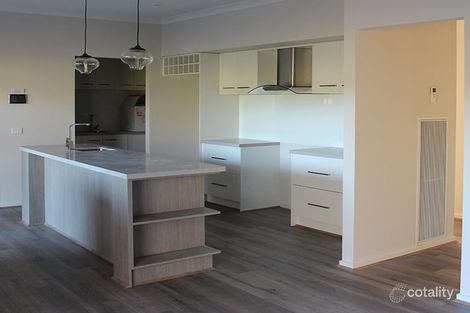 Property photo of 13 Oreti Court Garfield VIC 3814