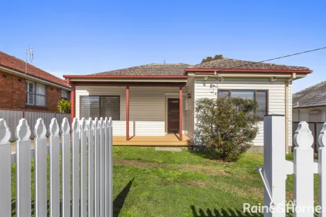 17 Catherine St, Waratah West, NSW 2298