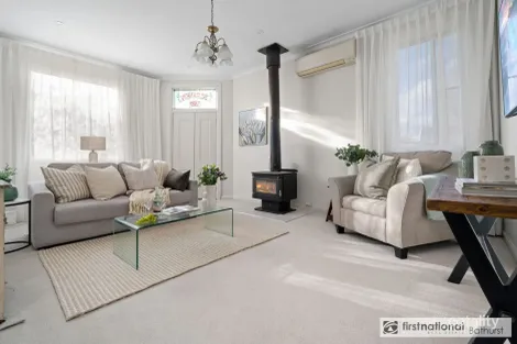 32 RANKIN ST, BATHURST, NSW 2795