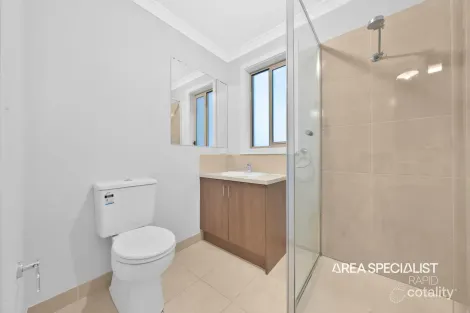 Property photo of 5 Bursaria Lane Cranbourne West VIC 3977
