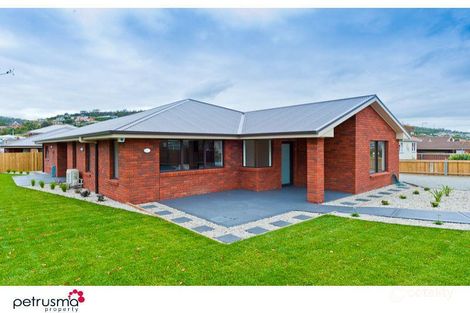 92 Howrah Rd, Howrah, TAS 7018