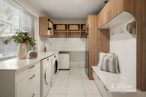 Property photo of 18 Dovedale Crescent Ashgrove QLD 4060
