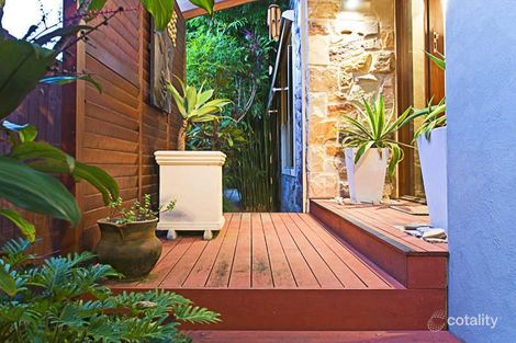 1 Broadwater St, Runaway Bay, QLD 4216