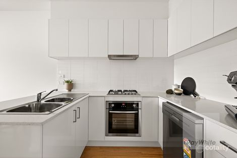 Property photo of 37 Pullyblank Parade Bundoora VIC 3083