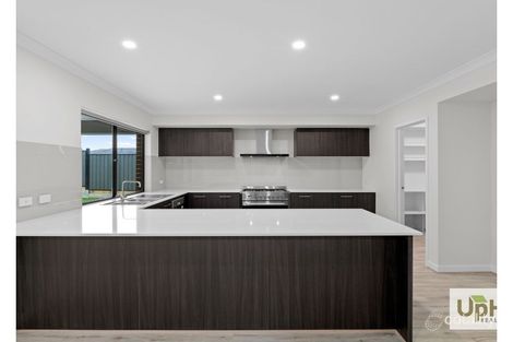 Property photo of 70 Yaralla Circuit Clyde VIC 3978