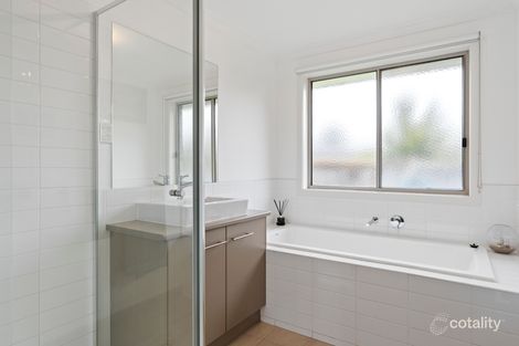 Property photo of 5 Hazeldene Way Rosebud VIC 3939