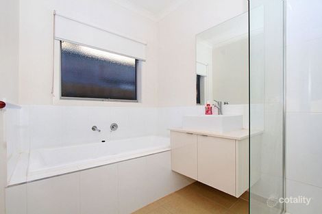 Property photo of 4/10 Tekapo Crescent Taylors Lakes VIC 3038