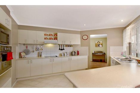 Property photo of 14 Rocklea Crescent Skye VIC 3977