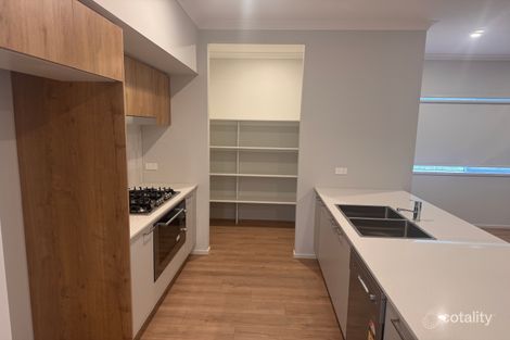 Property photo of 27 Stonemason Boulevard Kyneton VIC 3444