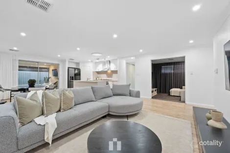 Property photo of 14 Platinum Street Treeby WA 6164