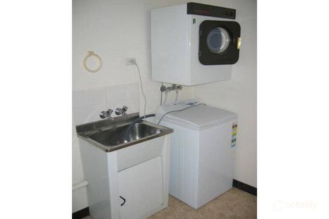 Property photo of 3/5 Nietta Road Lindisfarne TAS 7015