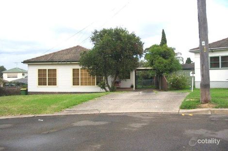 Property photo of 8 Flamingo Place Pendle Hill NSW 2145