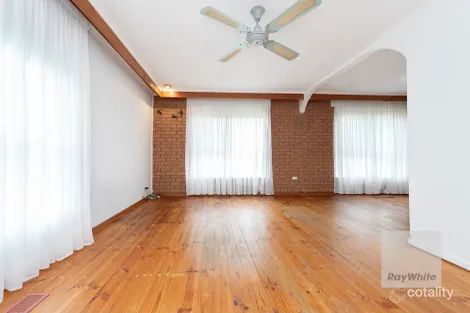 Property photo of 81 Dongola Road Keilor Downs VIC 3038