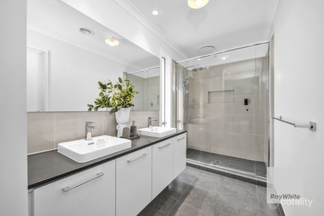 Property photo of 35 Stockade Way Aintree VIC 3336