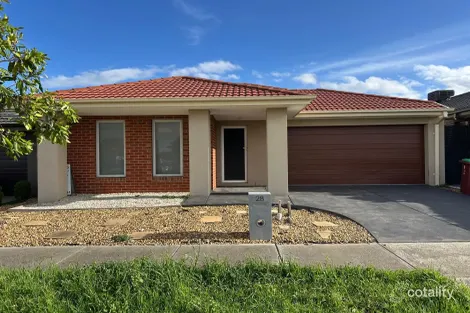 28 KARAWARRA CCT, CRANBOURNE NORTH, VIC 3977