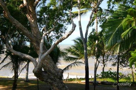 Property photo of 77 Upolu Esplanade Clifton Beach QLD 4879