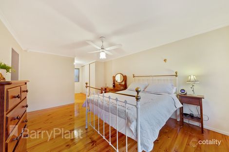 Property photo of 11 Edgeware Close Kealba VIC 3021