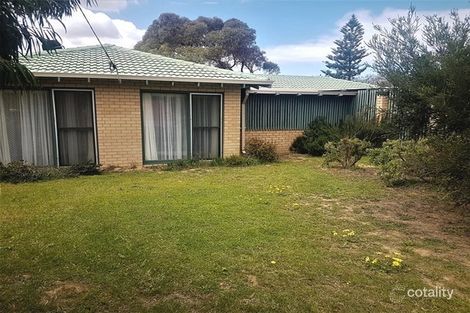 4 Whitfield Dr, Two Rocks, WA 6037