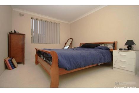 Property photo of 28/4 Mead Drive Chipping Norton NSW 2170